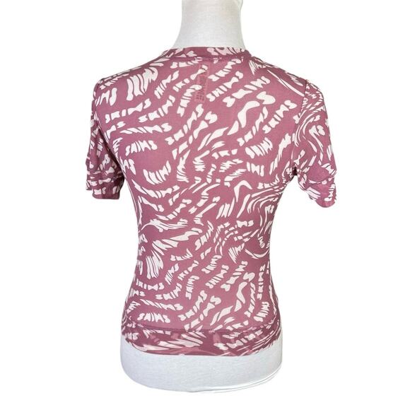 SKIMS Summer Mesh Raspberry Swirl Logo Sheer Short Sleeve Fitted Slim Top Shirt - Picture 2 of 11